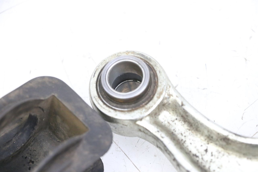 photo de BIELLETTA AMMORTIZZATORE YAMAHA TTR 125 (2000 - 2020) - Primo piano tecnico