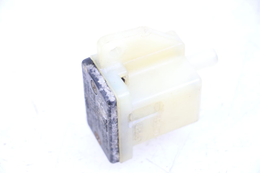 photo de VASO FLUIDO FRENI SUZUKI GSXF GSX F 600 (1988 - 1997)