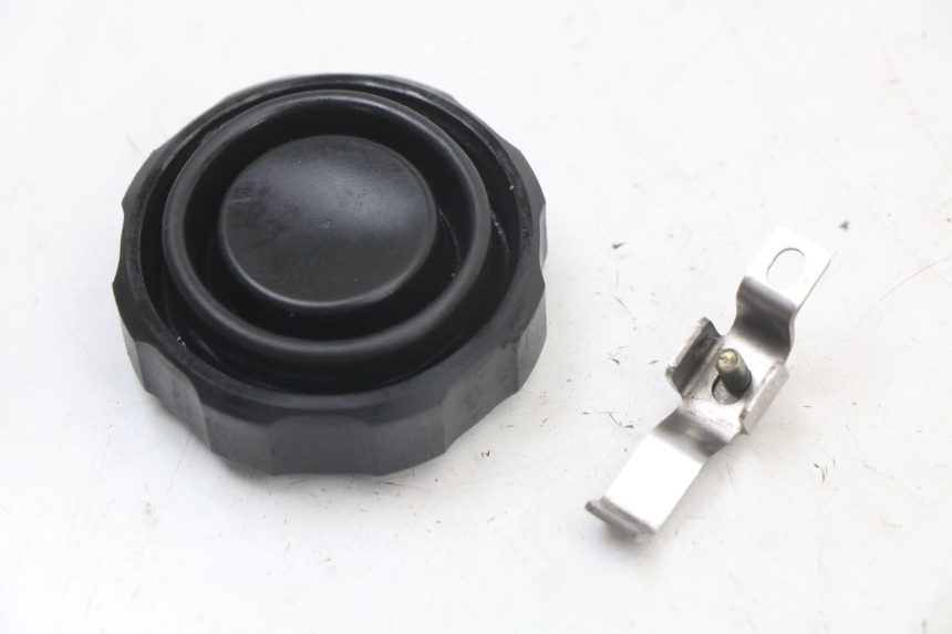 photo de VASO FLUIDO FRENI SUZUKI SV S 650 (1999 - 2002)