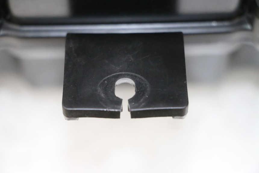 photo de ARIA SCATOLA SUZUKI GSXR GSX-R 1000 (2003 - 2004) - Zoom sullo stato d'uso