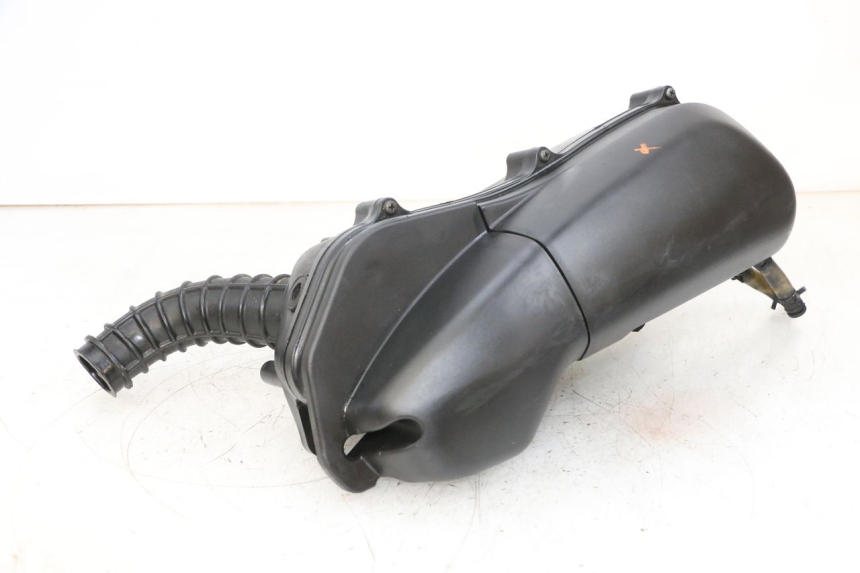 photo de SCATOLA DELL'ARIA YAMAHA XMAX X-MAX 125 (2006 - 2009) - Dettagli dei punti di fissaggio