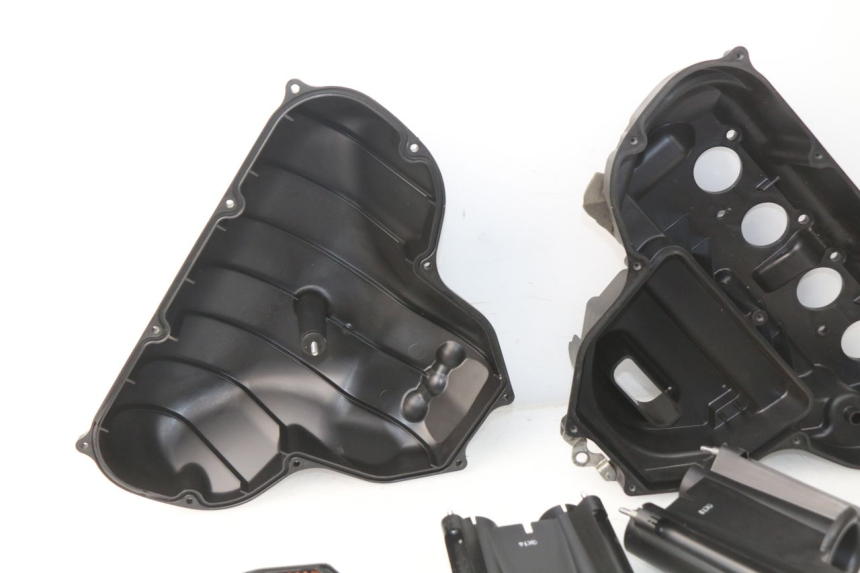 photo de Scatola dell'aria YAMAHA FZ8 800 (2010 - 2016)