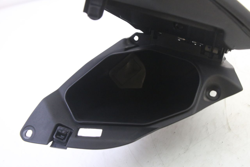 photo de PORTAOGGETTI YAMAHA XMAX X-MAX 125 (2021 - 2025)