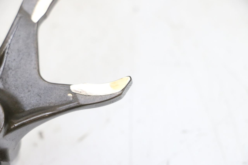 photo de CAMBIO MV AGUSTA BRUTALE R WALLY 910 (2008 - 2008) - Dettagli dei punti di fissaggio