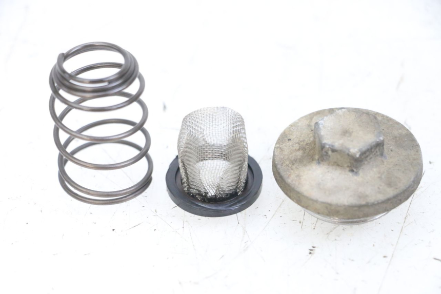 photo de TAPPO COPERCHIO OLIO KYMCO AGILITY 16+ 4T 50 (2018 - 2023) - Vista principale