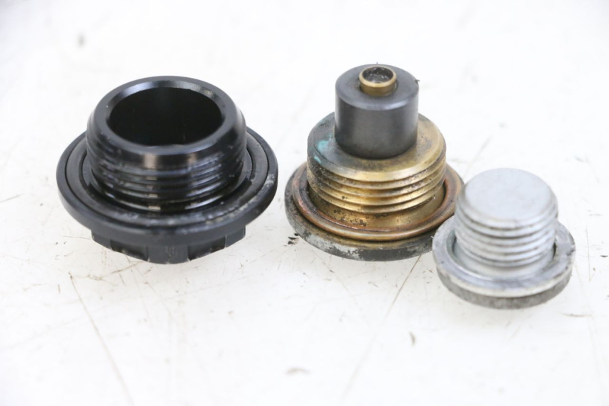 photo de TAPPO OLIO MOTORE MV AGUSTA BRUTALE R WALLY 910 (2008 - 2008) - Dettaglio del componente