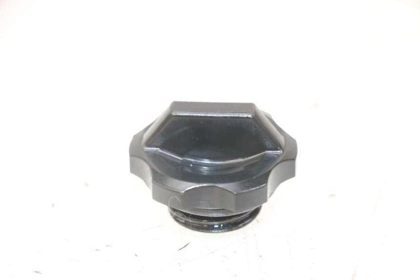 photo de TAPPO OLIO MOTORE HONDA CB R 1000 (2018 - 2023)