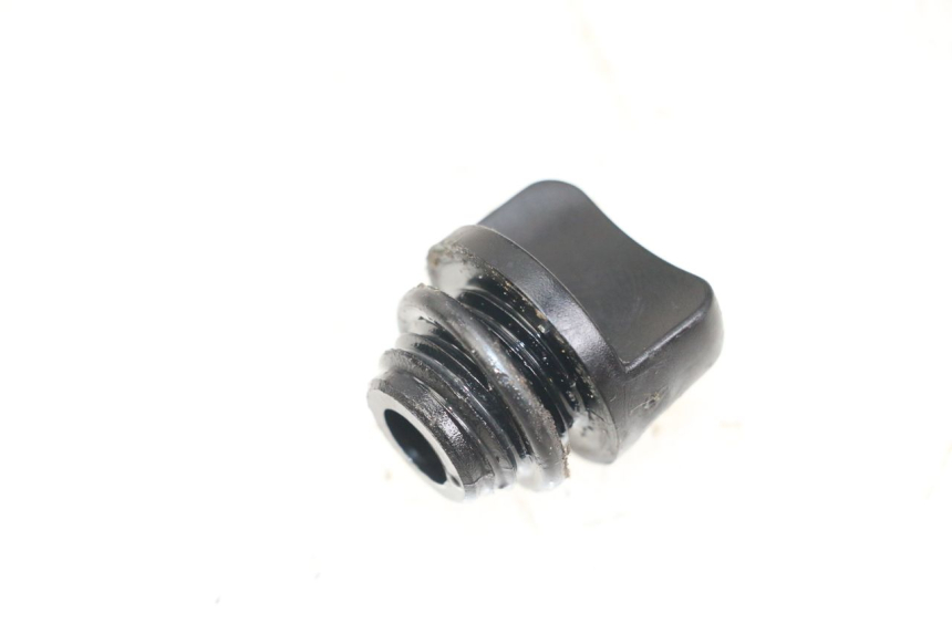 photo de TAPPO OLIO MOTORE RIEJU MRT 50 (2018 - 2021)