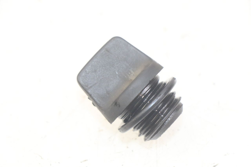 photo de TAPPO COPERCHIO OLIO TRIUMPH SPRINT ST 955 (1999 - 2001)