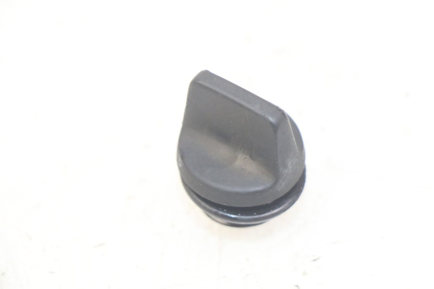 photo de TAPPO COPERCHIO OLIO TRIUMPH SPRINT ST 955 (1999 - 2001)