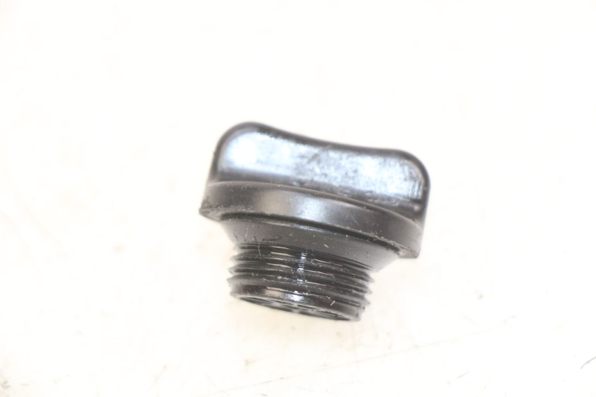 photo de TAPPO COPERCHIO OLIO SUZUKI BURGMAN 650 (2002 - 2004)