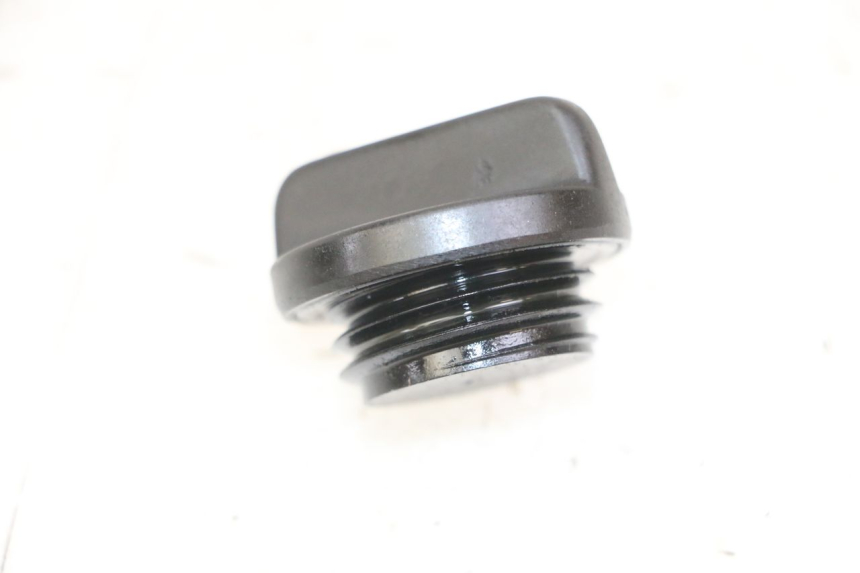 photo de TAPPO OLIO MOTORE YAMAHA FZS FAZER 600 (2001 - 2003)