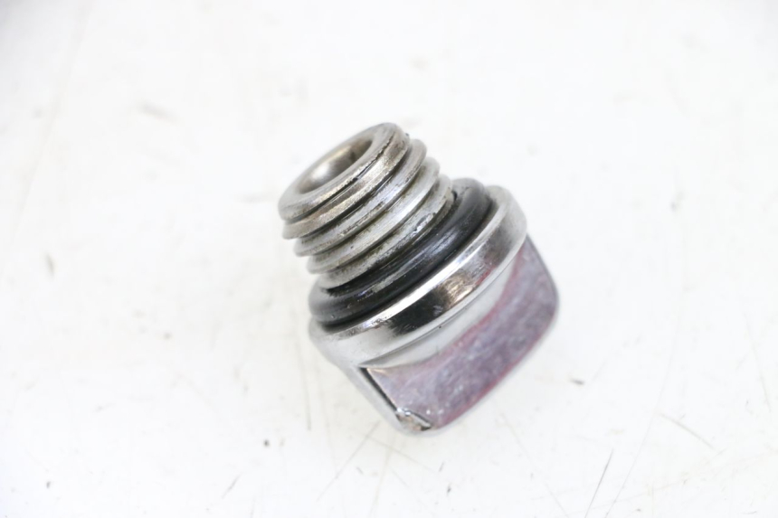 photo de TAPPO OLIO MOTORE KYMCO ZING 125 (1997 - 2003) - Altra angolazione