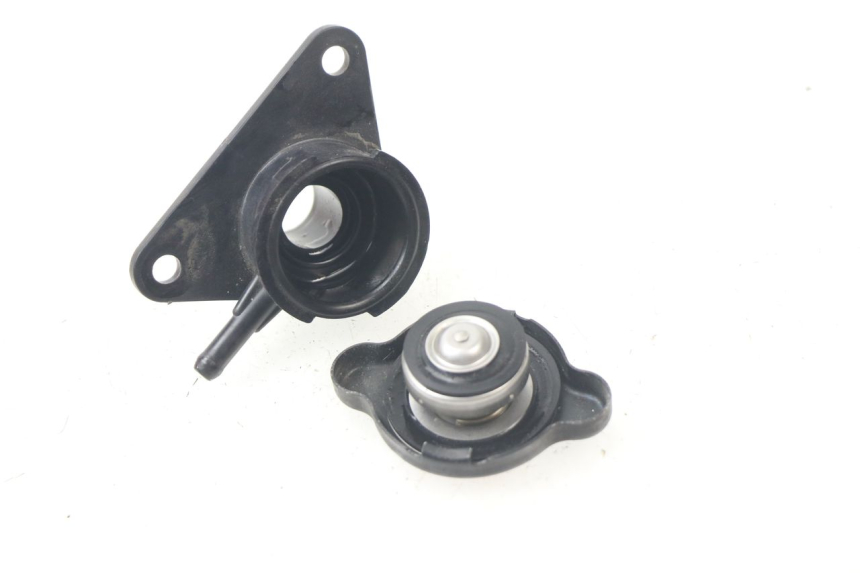 photo de TAPPO DEL RADIATORE SUZUKI AN BURGMAN 400 (2006 - 2010)