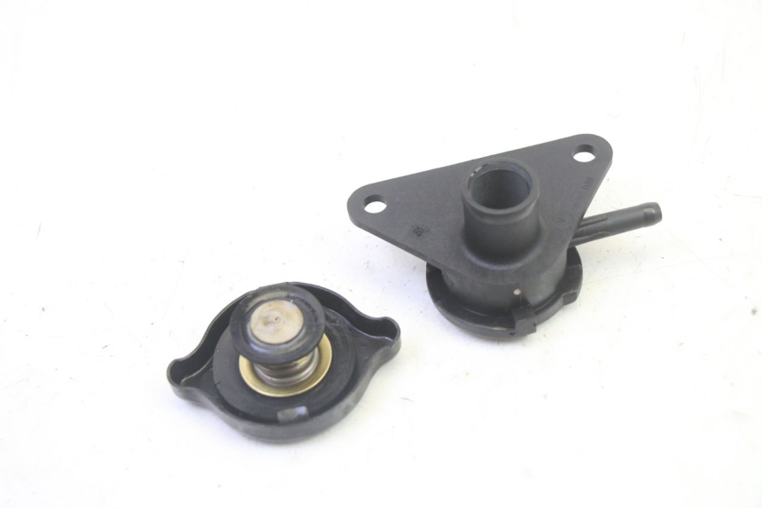 photo de TAPPO DEL RADIATORE SUZUKI BURGMAN 125 (2007 - 2014)