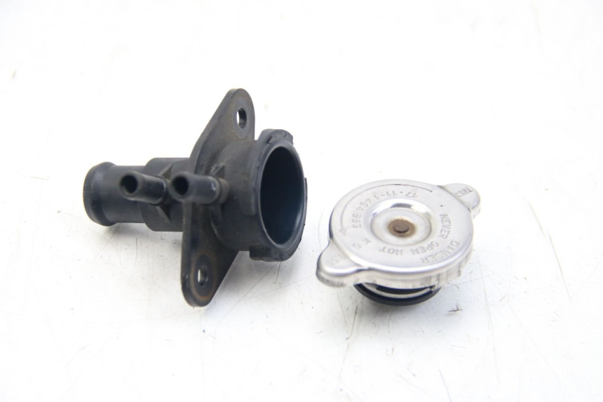 photo de TAPPO DEL RADIATORE BMW C1 125 (2000 - 2003)