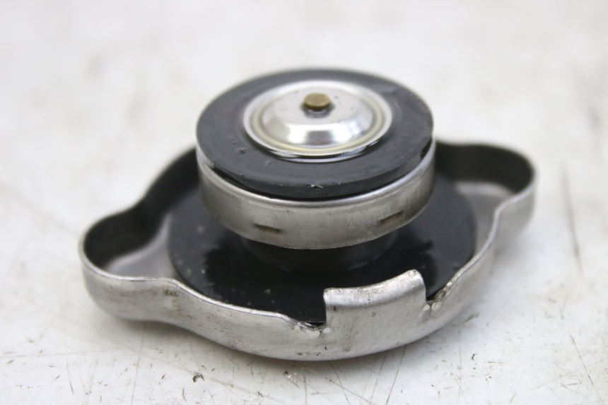 photo de TAPPO DEL RADIATORE HONDA FES S-WING SWING ABS 125 (2007 - 2015)