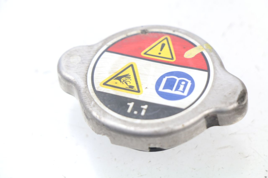 photo de TAPPO DEL RADIATORE HONDA PCX (JF57/JF64) 125 (2014 - 2018)