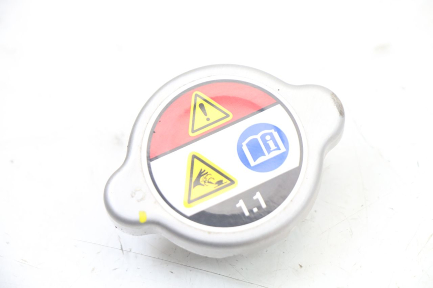 photo de TAPPO DEL RADIATORE HONDA PCX (JF57/JF64) 125 (2014 - 2018)