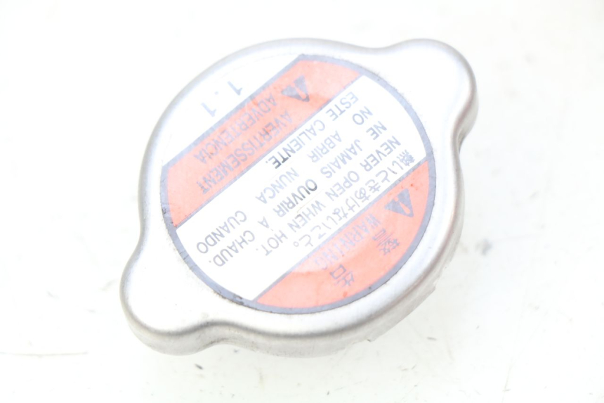 photo de TAPPO DEL RADIATORE SUZUKI SIXTEEN 125 (2008 - 2010)