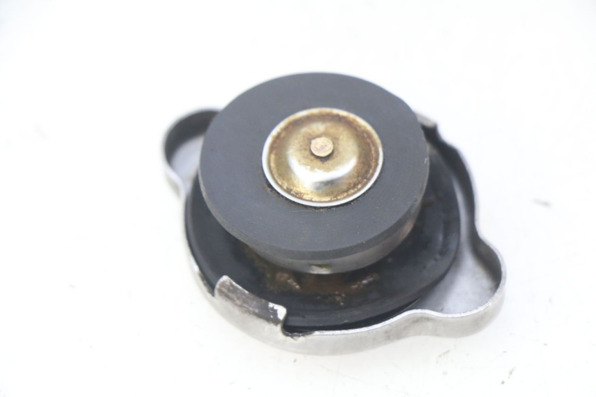 photo de TAPPO DEL RADIATORE SUZUKI SIXTEEN 125 (2008 - 2010)