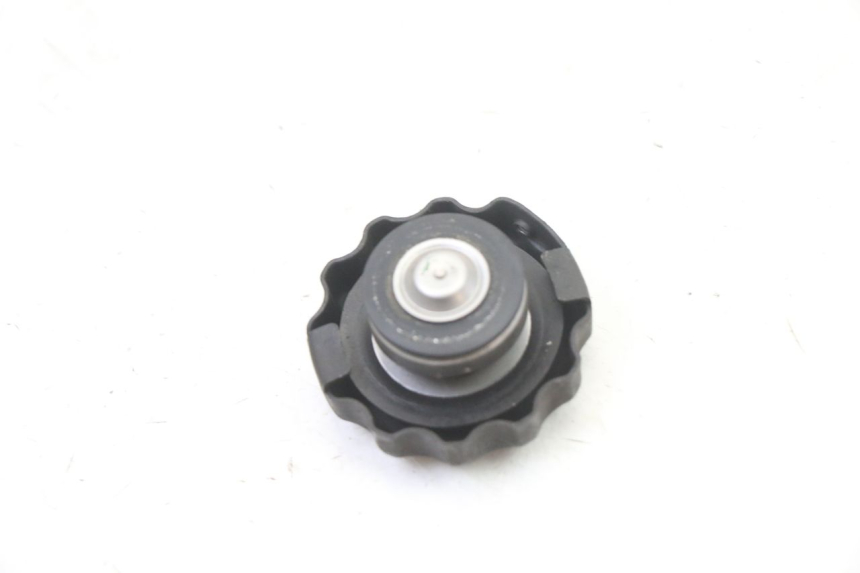 photo de TAPPO DEL RADIATORE HONDA XLV VARADERO 125 (2000 - 2006)