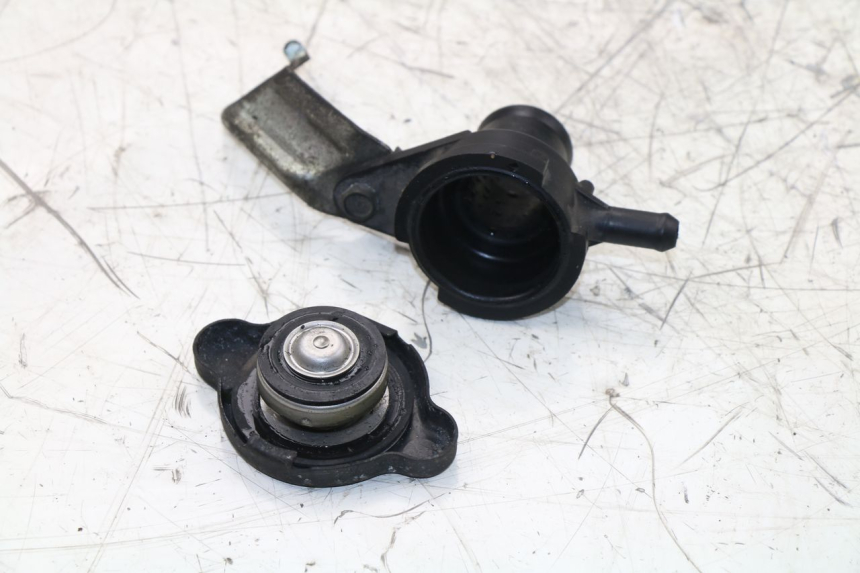 photo de TAPPO DEL RADIATORE YAMAHA YP MAJESTY ABS 400 (2007 - 2009)