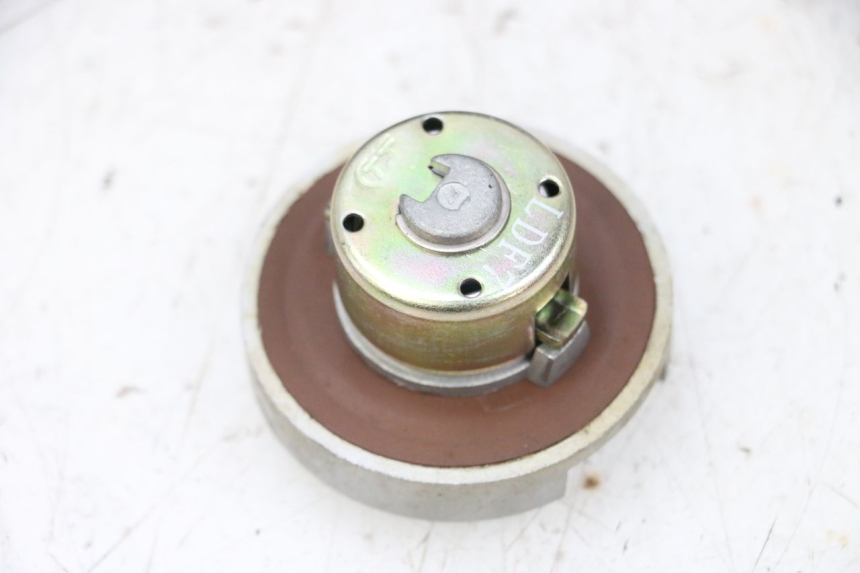 photo de TAPPO SERBATOIO CARBURANTE KYMCO AGILITY 4T 50 (2018 - 2022) - Altra angolazione