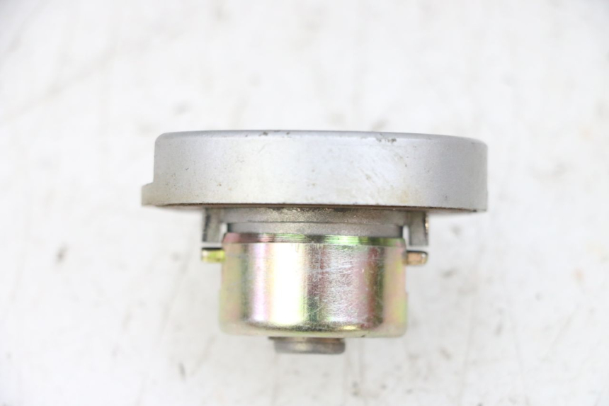 photo de TAPPO SERBATOIO CARBURANTE KYMCO AGILITY 4T 50 (2018 - 2022) - Primo piano tecnico