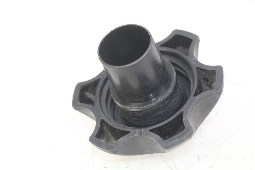 photo de TAPPO SERBATOIO CARBURANTE HONDA CR 125 (1995 - 1997) - Dettaglio del componente