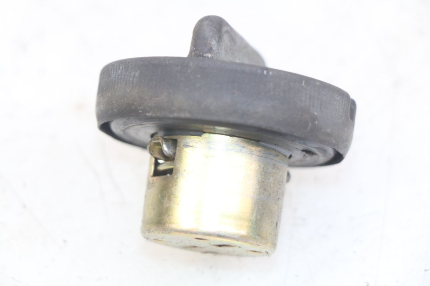 photo de TAPPO SERBATOIO CARBURANTE HONDA FES PANTHEON 2T 125 (1998 - 2002)