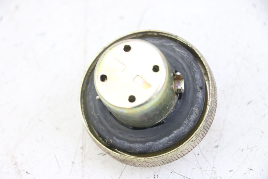 photo de TAPPO SERBATOIO CARBURANTE HONDA SCV LEAD 100 (2003 - 2007)