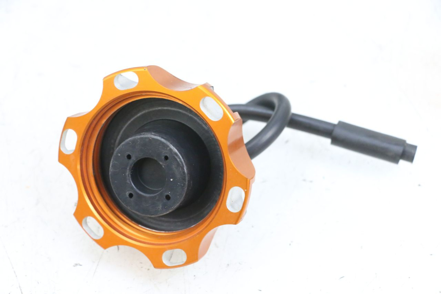 photo de TAPPO SERBATOIO KAWASAKI KXF KX-F 250 (2017 - 2019) - Dettaglio del componente