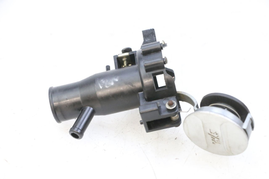 photo de TAPPO SERBATOIO SYM ORBIT III 3 4T 50 (2021 - 2025) - Altra angolazione