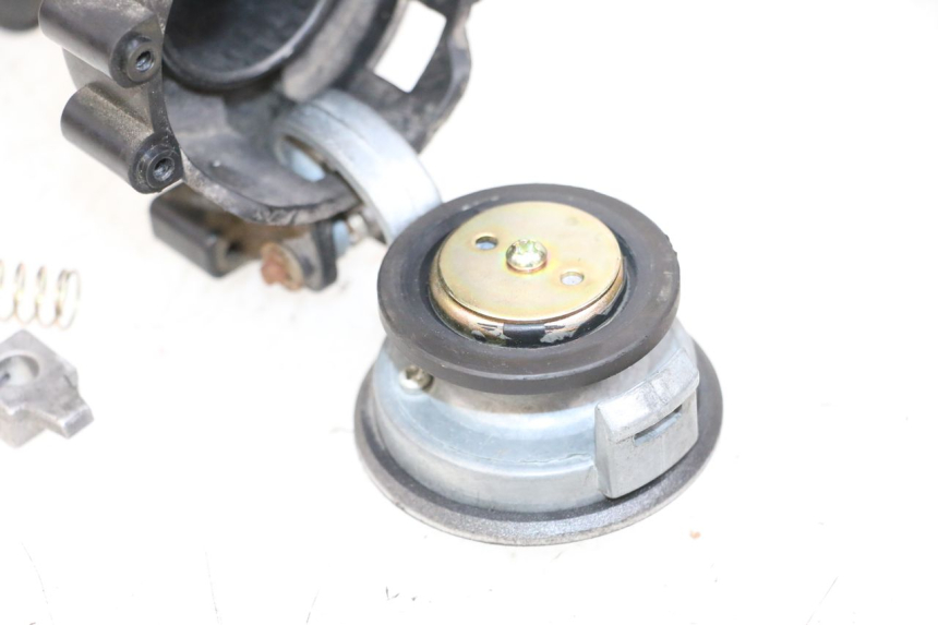 photo de TAPPO SERBATOIO CARBURANTE SYM ORBIT III 3 4T 50 (2018 - 2021) - Altra angolazione