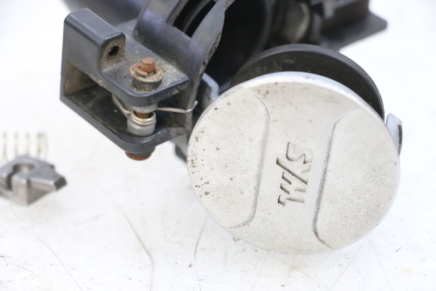 photo de TAPPO SERBATOIO CARBURANTE SYM ORBIT III 3 4T 50 (2018 - 2021) - Stato della superficie e materiale