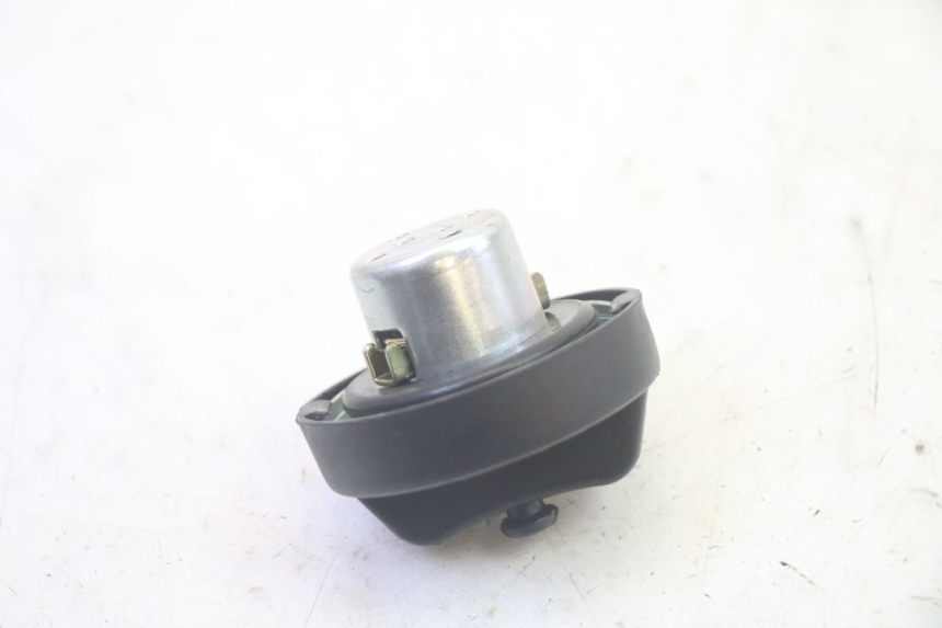 photo de TAPPO SERBATOIO JM MOTORS SANTANA EVO 50 (2024 - 2026) - Altra angolazione
