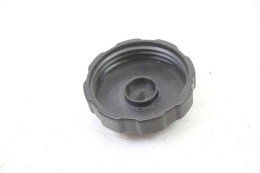 photo de TAPPO SERBATOIO PEUGEOT SATELIS COMPRESSOR K15 125 (2006 - 2009)