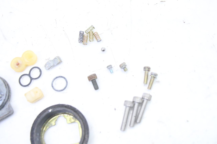 photo de TAPPO SERBATOIO YAMAHA TDR DELTABOX 125 (1993 - 2003)