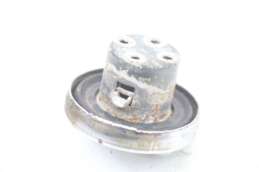 photo de TAPPO SERBATOIO CARBURANTE VONROAD YIBEN 125 (2006 - 2010) - Altra angolazione