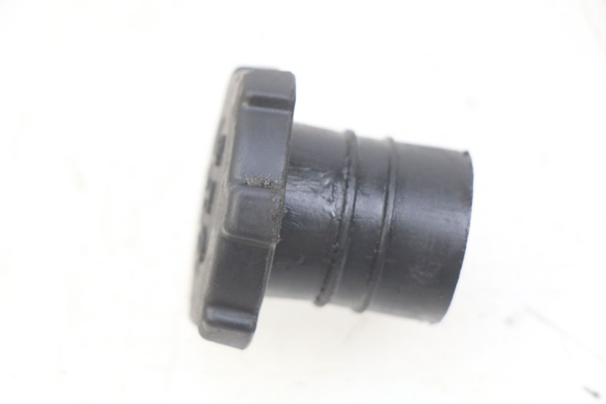 photo de TAPPO SERBATOIO OLIO DERBI BOULEVARD 50 (2009 - 2006)