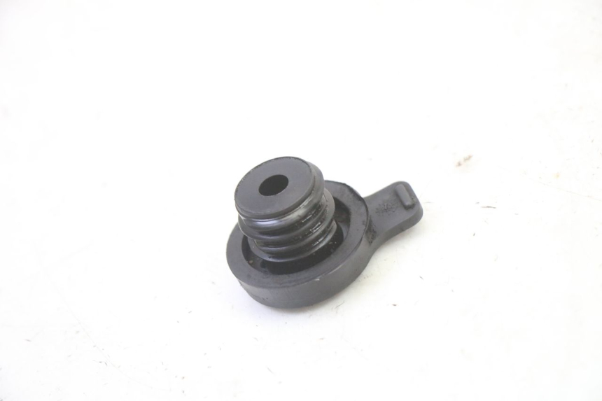 photo de TAPPO SERBATOIO OLIO APRILIA ETX 125 (1998 - 2002)