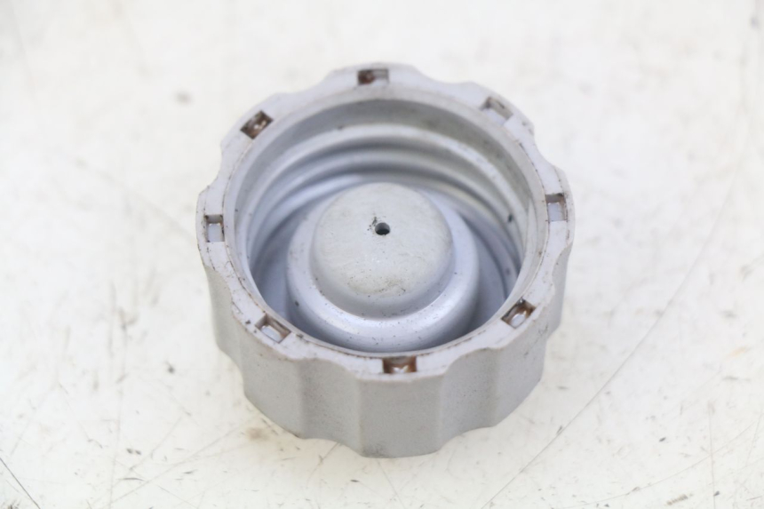 photo de TAPPO SERBATOIO OLIO HONDA FES PANTHEON 2T 125 (1998 - 2002)