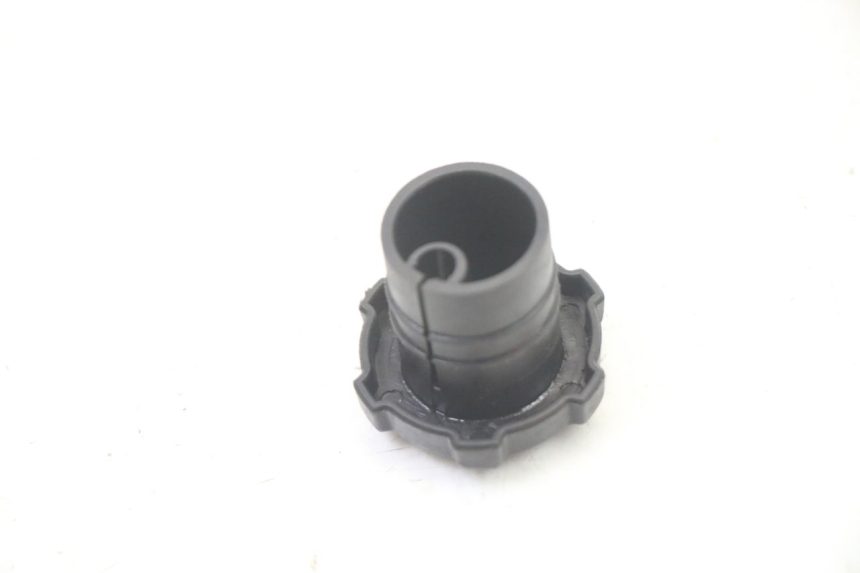photo de TAPPO SERBATOIO OLIO PIAGGIO FLY 2T 50 (2004 - 2017)