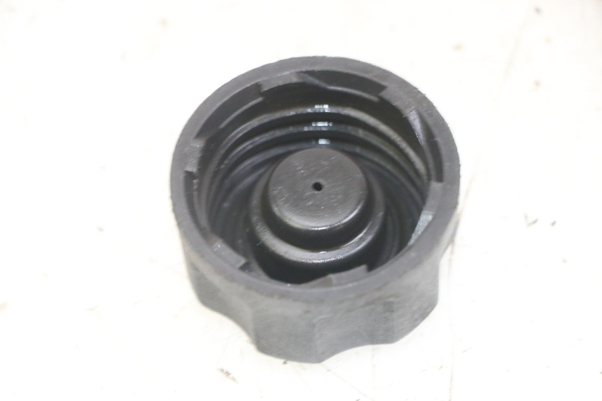 photo de TAPPO SERBATOIO OLIO PEUGEOT JET FORCE CARBU 50 (2003 - 2016)