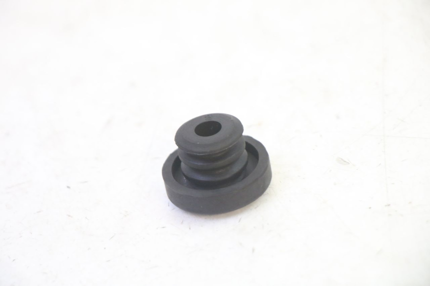 photo de TAPPO VASO ESPANSIONE SUZUKI BURGMAN 125 (2007 - 2014)