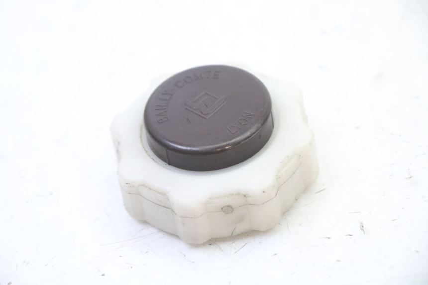photo de TAPPO VASO ESPANSIONE PEUGEOT ELYSEO 125 (1999 - 2004)