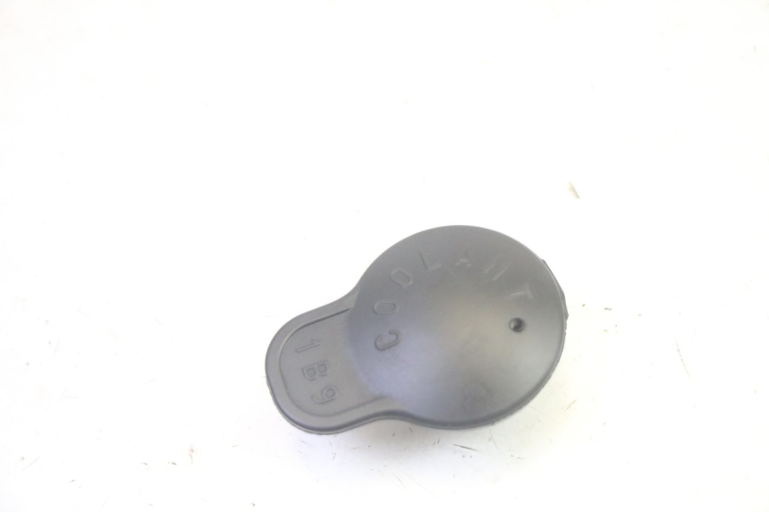 photo de TAPPO VASO ESPANSIONE YAMAHA NEOS NEO'S 4T 50 (2008 - 2016) - Zoom sullo stato d'uso