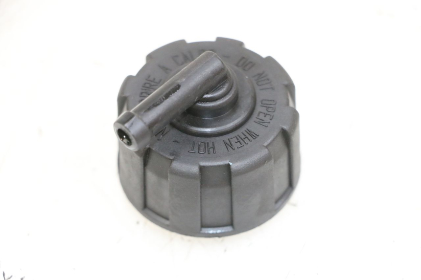 photo de TAPPO VASO ESPANSIONE YAMAHA YP MAJESTY 125 (2002 - 2006) - Vista principale