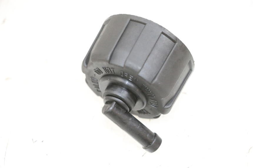 photo de TAPPO VASO ESPANSIONE YAMAHA YP MAJESTY 125 (2002 - 2006) - Zoom sullo stato d'uso